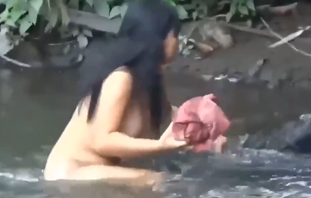 Viral Abg Trending Gadis Kampung Mandi Di Sungai Global New 1 Top 2025