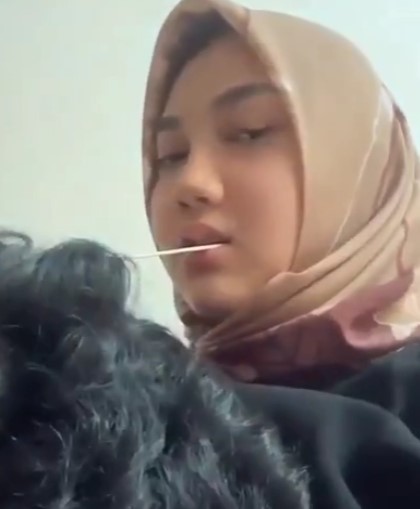 Indo Video Terbaru 2025 Mahasiswi Abg Hijab Cantik Banget Yang Lagi Viral Sekarang Di Tiktok Dan Telegram